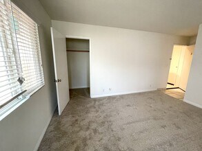 1126 Cypress Ave, Unit 2 in Hermosa Beach, CA - Foto de edificio - Building Photo