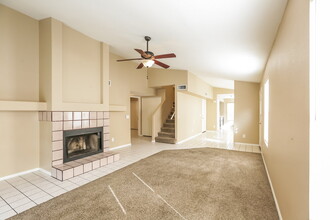8015 W Laurel Ln in Peoria, AZ - Building Photo - Building Photo