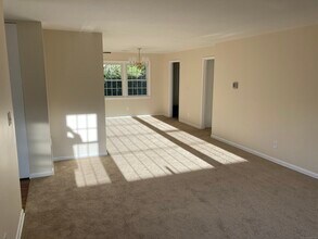 167 Heritage Hill Rd in New Canaan, CT - Building Photo - Building Photo