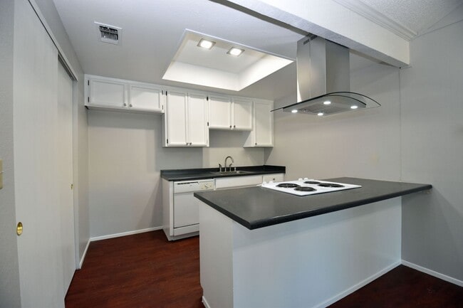 5902-5902 Bourbon Dr in Carmichael, CA - Building Photo - Building Photo