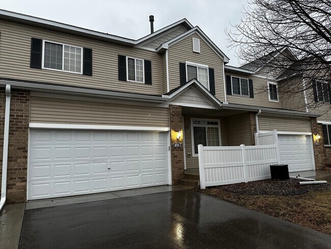 4917 Bolger Trl in Inver Grove Heights, MN - Foto de edificio - Building Photo