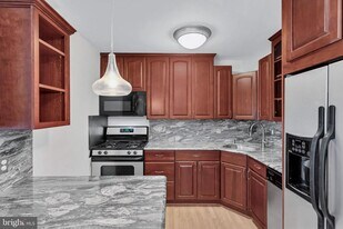 2401 H St NW in Washington, DC - Building Photo