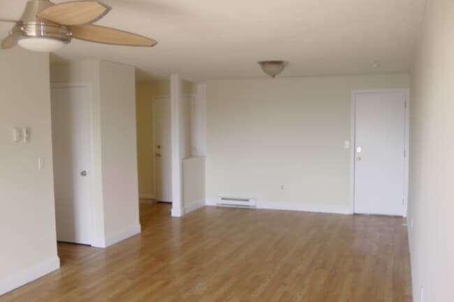 7 Wildwood St, Unit 7 Wildwood St, Dracut, MA 01826 in Dracut, MA - Building Photo - Building Photo
