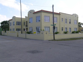 5101 Webster Ave in West Palm Beach, FL - Foto de edificio - Building Photo