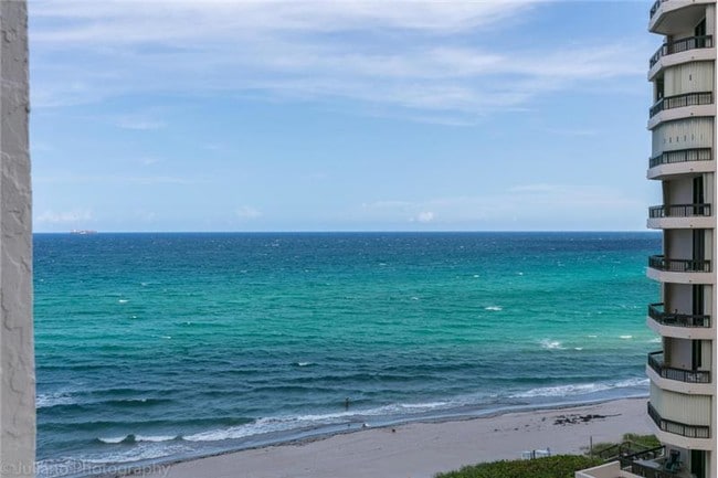 3115 S Ocean Blvd-Unit -801 in Highland Beach, FL - Building Photo - Building Photo