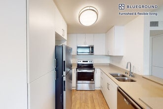 5679 Amaya Dr in La Mesa, CA - Foto de edificio - Building Photo