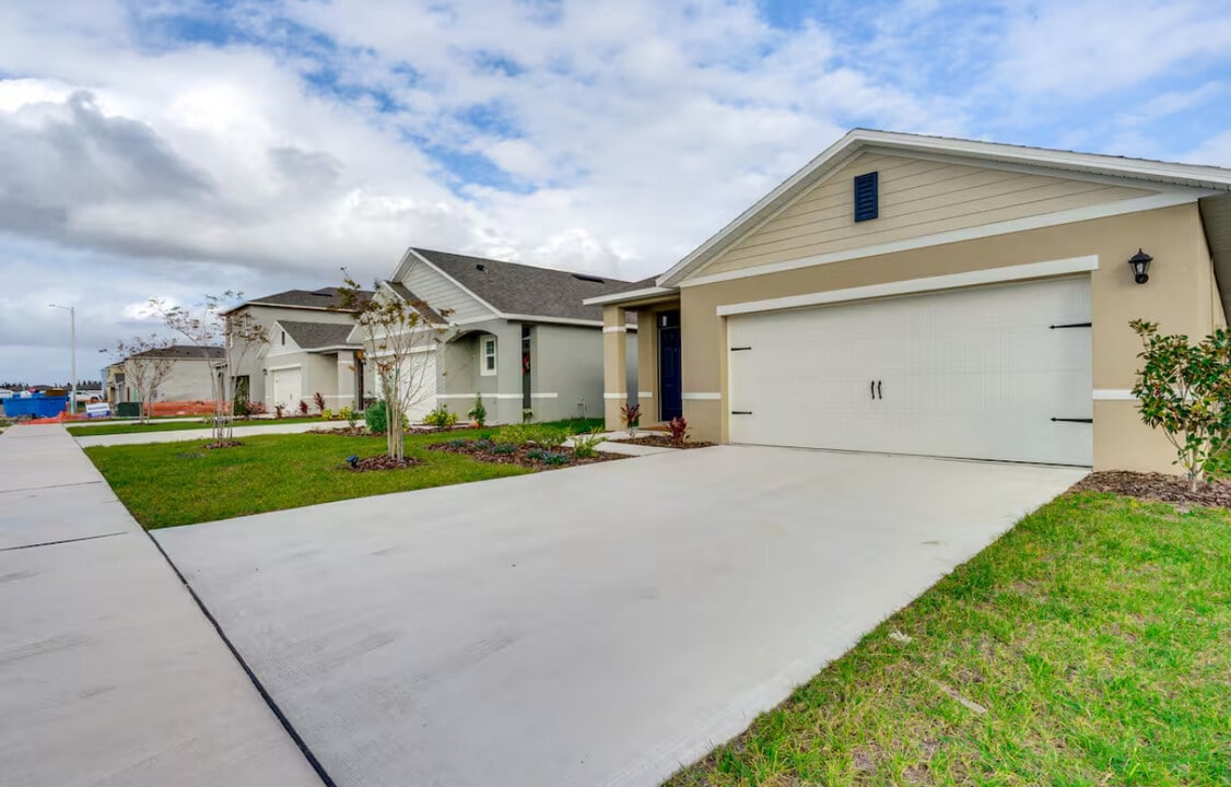 4643 Ostero St in Winter Haven, FL - Building Photo