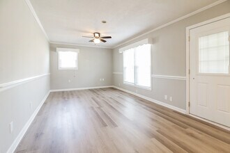 301 Kingsberry Dr in Easley, SC - Building Photo - Building Photo