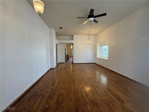 8177 Burnt Sienna St in Las Vegas, NV - Building Photo - Building Photo