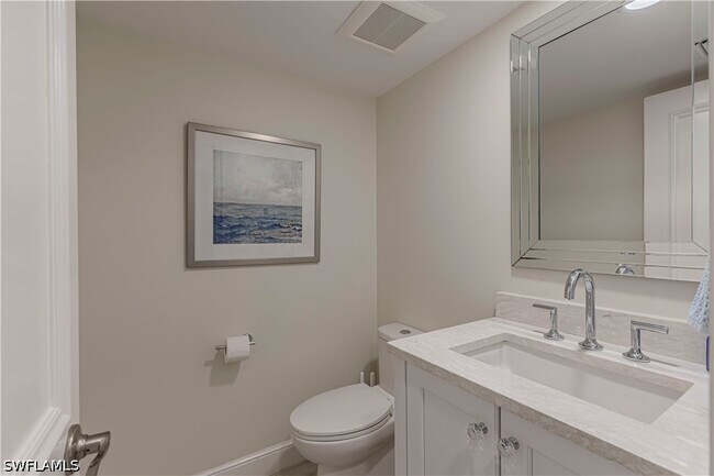 833 Meadowland Dr in Naples, FL - Foto de edificio - Building Photo