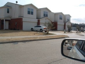 Creek Cove Villas in Dallas, TX - Building Photo - Other