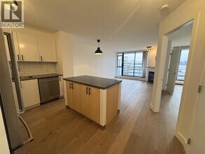 175 W 1st St in North Vancouver, BC - Building Photo - Building Photo