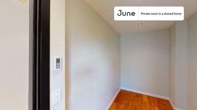 Room in Shared 3 bed/1 bath home in New York, NY - Building Photo - Building Photo