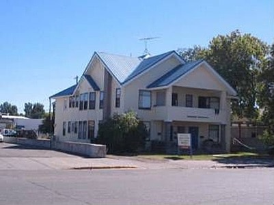 57 S Center St in Rexburg, ID - Foto de edificio - Building Photo