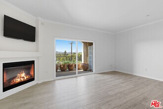 3401 S Bentley Ave in Los Angeles, CA - Building Photo - Building Photo