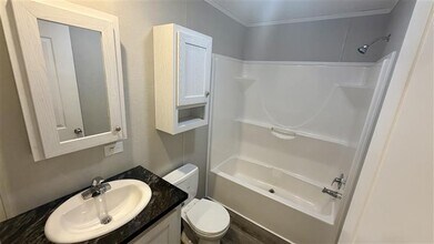 40 E Arizona in Belleville, MI - Building Photo - Building Photo