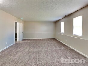 4020 Waterfield Dr in Indianapolis, IN - Foto de edificio - Building Photo