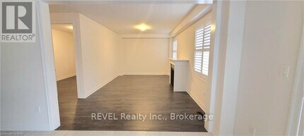 9275 White Oak Ave in Niagara Falls, ON - Foto de edificio - Building Photo