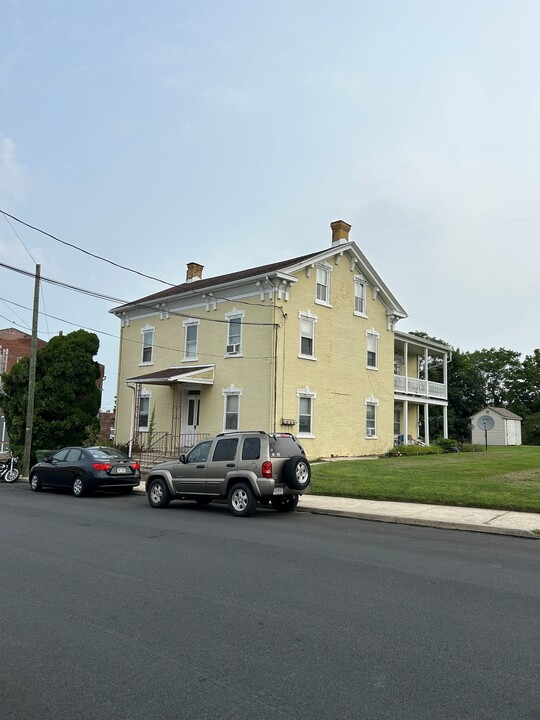 115 S Franklin St in Fleetwood, PA - Building Photo