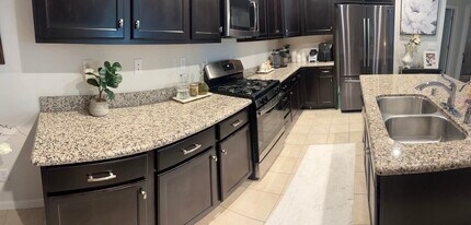 1432 S Hart Dr in Tracy, CA - Foto de edificio - Building Photo