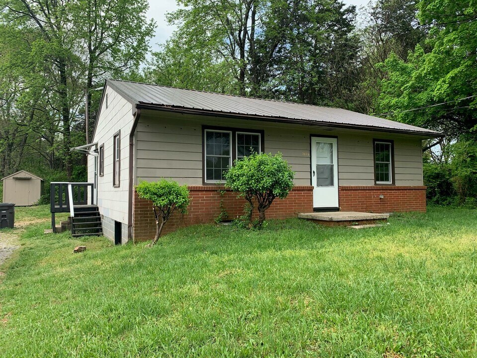 2824 Frank St in Winston-Salem, NC - Foto de edificio