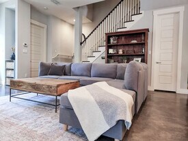 803B Dawson Rd in Austin, TX - Building Photo