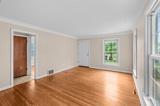 1502 Schuyler Rd in Toledo, OH - Building Photo - Building Photo