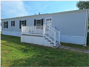 6 Kitty Ln in Windham, CT - Building Photo - Building Photo