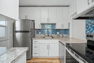 5501 NW 2nd Ave in Boca Raton, FL - Building Photo