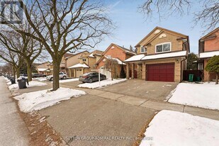 52 Garden Ave in Brampton, ON - Building Photo