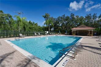 6544 Huntington Lakes Cir in Naples, FL - Building Photo - Building Photo