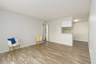 Rock Island Apartments in Irving, TX - Building Photo - Interior Photo