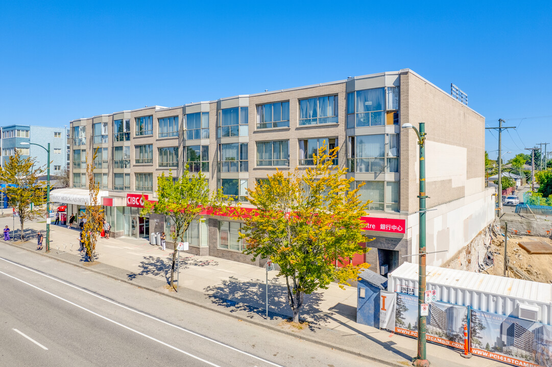 Kingsford Court in Vancouver, BC - Building Photo