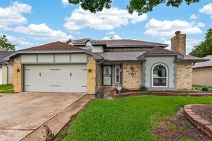 12110 Essenbruk Dr in Houston, TX - Building Photo