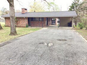 404 Edgewood Dr in Tullahoma, TN - Building Photo - Building Photo