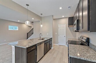 589 Dedication Ln in Cincinnati, OH - Foto de edificio - Building Photo