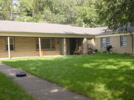 2604 Grant St in Bettendorf, IA - Building Photo