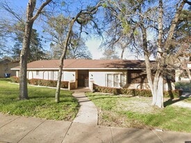 7321 Indian Ridge Trl in Dallas, TX - Building Photo
