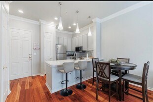 2400 McCue Rd, Unit Apt 112 in Houston, TX - Building Photo