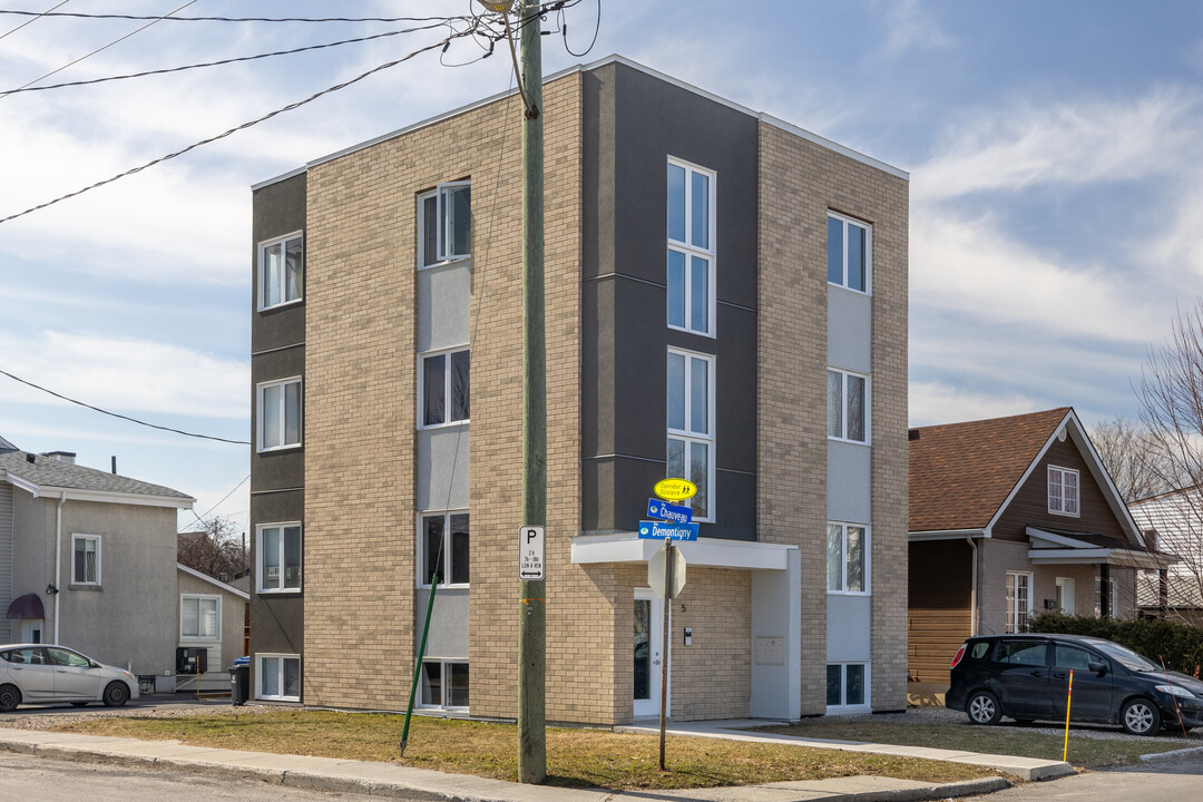 5 Chauveau St in Gatineau, QC - Building Photo