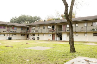 Oak Acres Apartments in Houston, TX - Building Photo - Building Photo