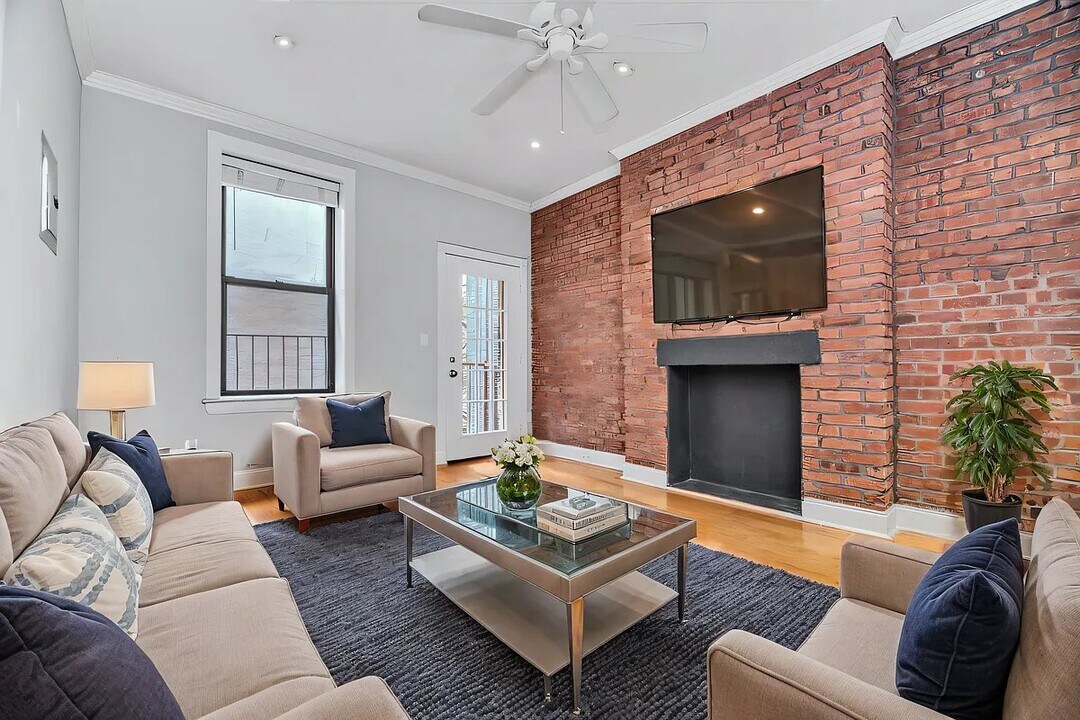 40 Avenue B in New York, NY - Building Photo