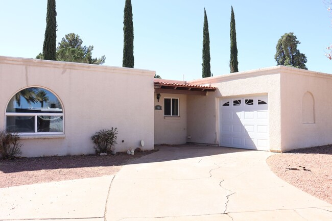 property at 988 Ocotillo Dr