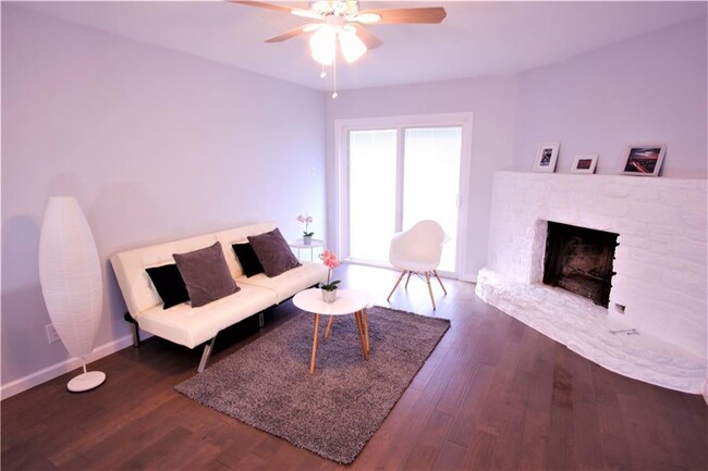 6917 Old Post Loop in Austin, TX - Building Photo - Building Photo
