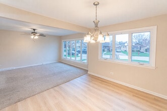 4841 Lamb Dr in Oak Lawn, IL - Building Photo - Building Photo