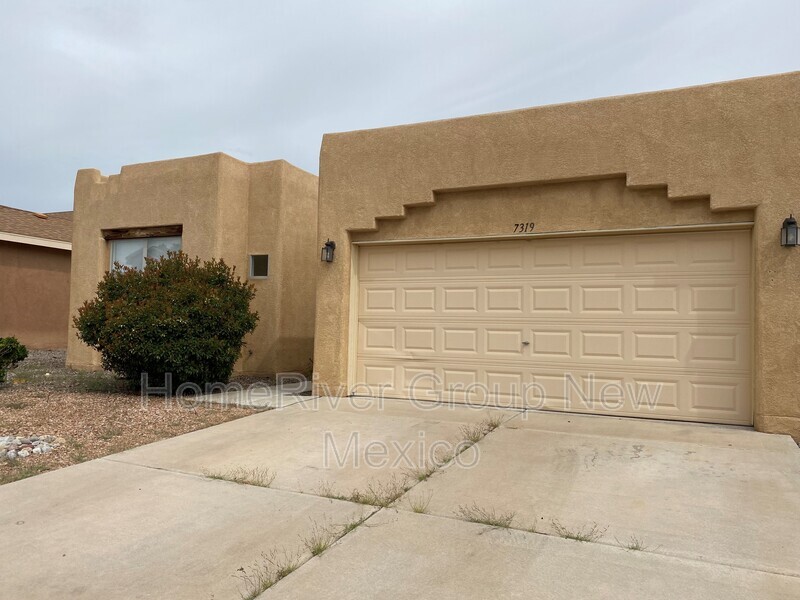 7319 Cedar Waxwing Pl NW in Albuquerque, NM - Building Photo