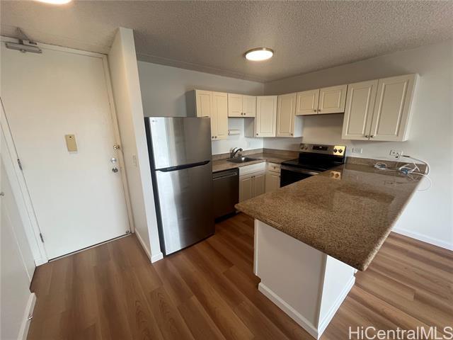 property at 411 Hobron Ln