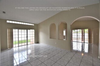 8757 NW 145th Terrace in Miami Lakes, FL - Building Photo - Building Photo