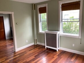 9 Jay St, Unit 9 in Westerly, RI - Building Photo - Building Photo