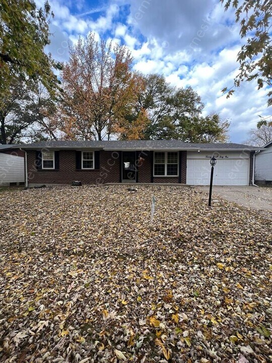 2931 Oriental Dr in Florissant, MO - Building Photo